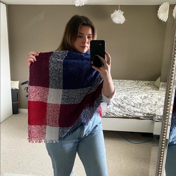 Soft Blanket Scarf - large - Picture 5 of 5